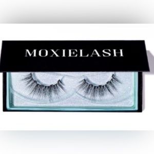 MoxieLash Magnetic Faux Eyelashes, in Flashy Lash-1 Pair.. NIB.. never used.